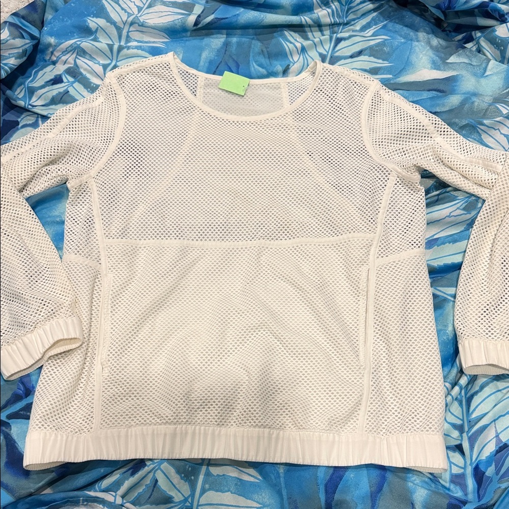 White Mesh Long Sleeve lululemon Top ( box Z)